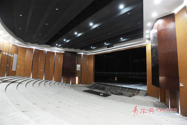 高清:青岛39中新校亮相 舞蹈厅小剧场一应俱全