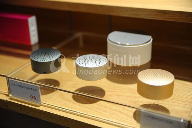 高清:探秘小米青岛直营店 炫酷产品你见过几种