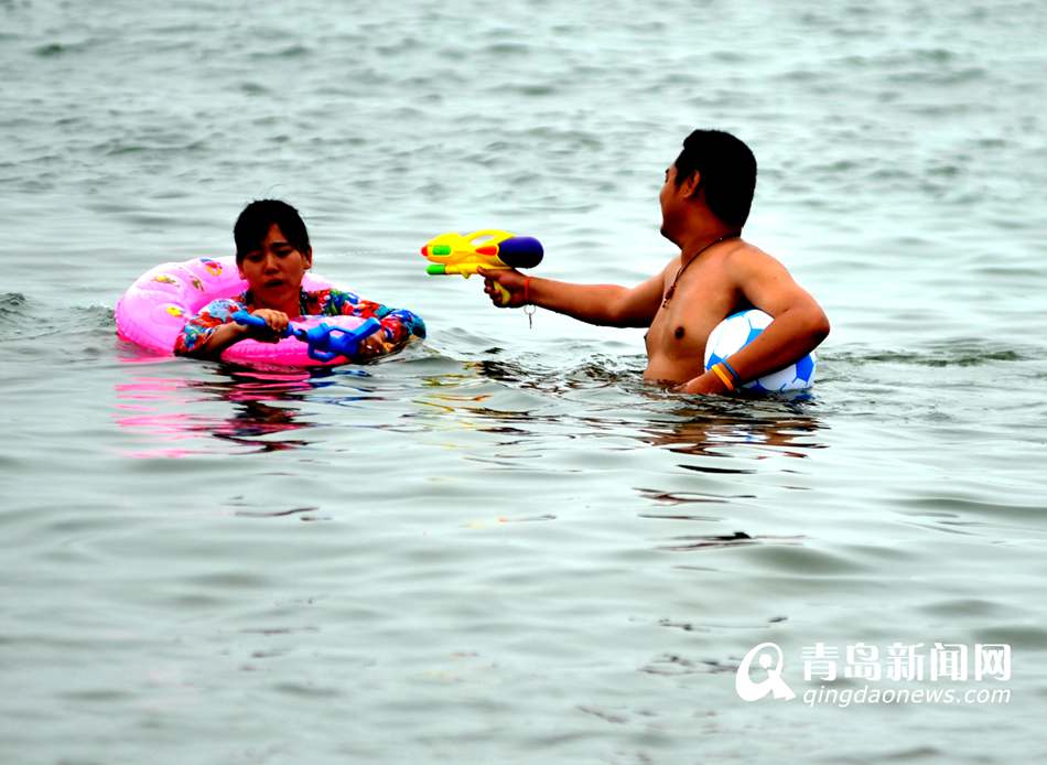 夏至青岛沿海独享20℃ 游客浴场觅清凉