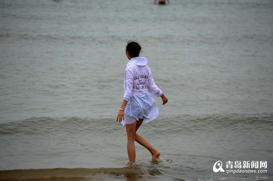 夏至青岛沿海独享20℃ 游客浴场觅清凉