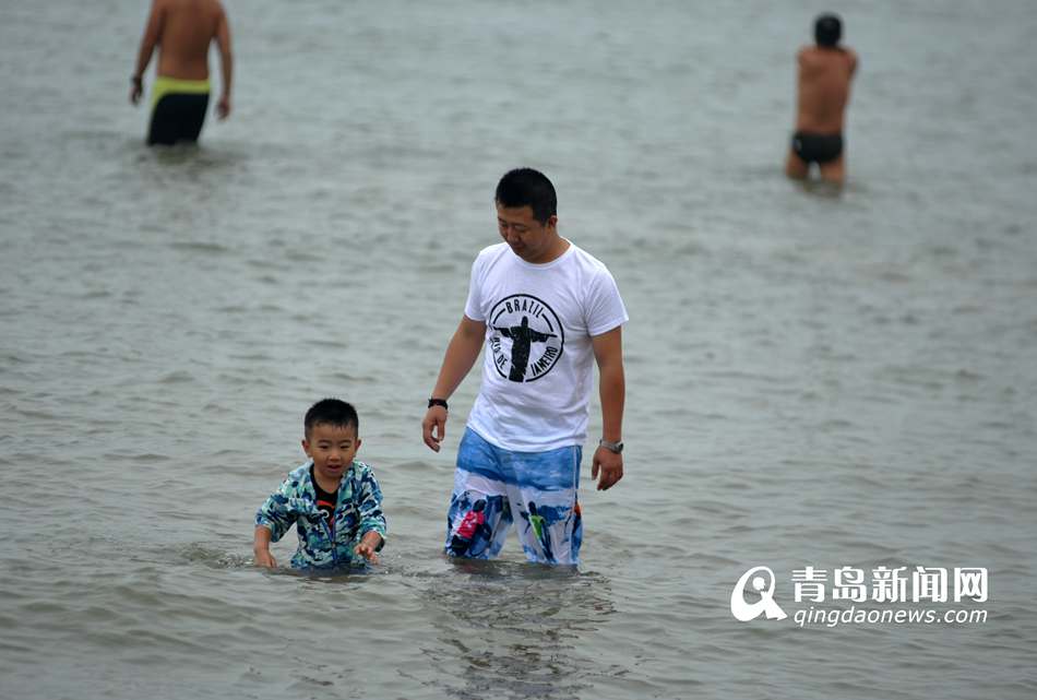 夏至青岛沿海独享20℃ 游客浴场觅清凉