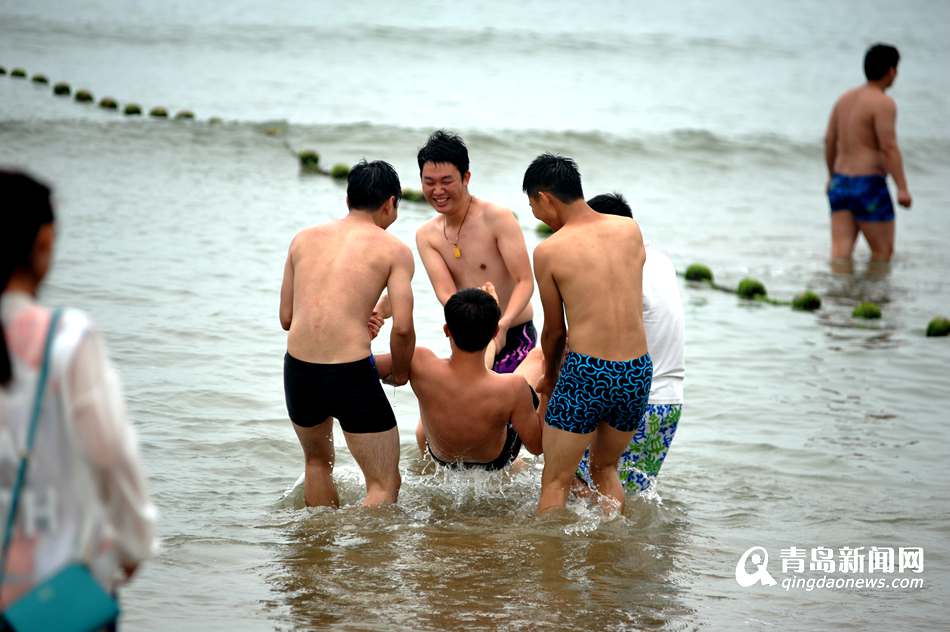 夏至青岛沿海独享20℃ 游客浴场觅清凉