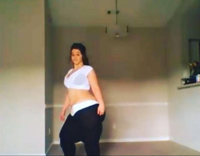 美国网红自豪展示5.3尺巨臀 称是纯天然(图)