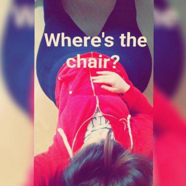 美国网红自豪展示5.3尺巨臀 称是纯天然(图)