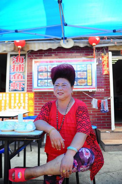 高清:烧烤老店面临搬迁 本网独家专访胖姐 高清:烧烤老店面临搬迁 本网独家专访胖姐