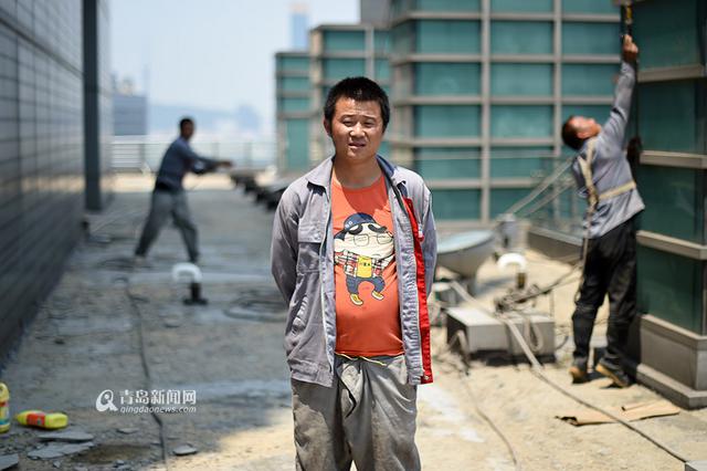 【新青年】80后蜘蛛人 '跳楼'筹钱救弟弟