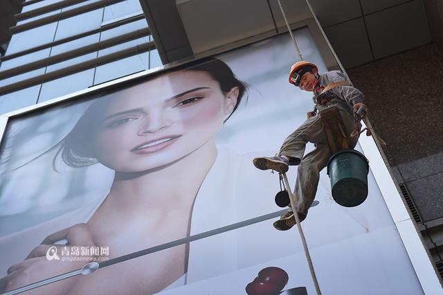 【新青年】80后蜘蛛人 '跳楼'筹钱救弟弟