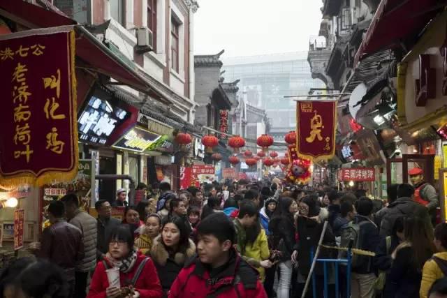 组图:盘点山东最火的5条美食街 怎能少了劈柴院