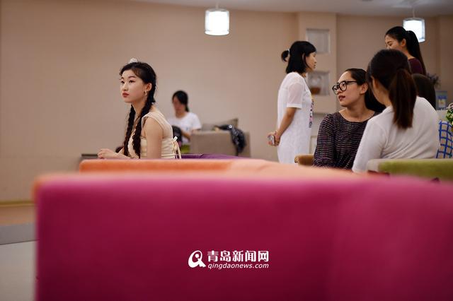  19岁女大学生要整容成刘亦菲