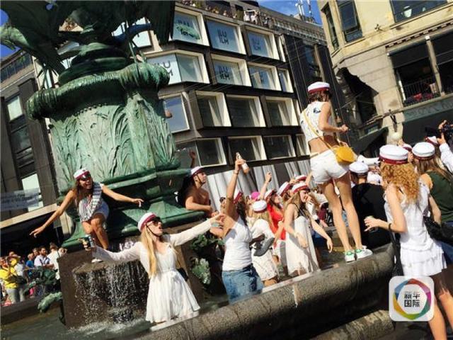 华裔女孩丹麦夺高考状元:开心学习很重要