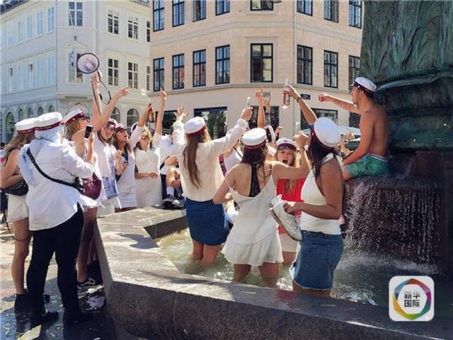 华裔女孩丹麦夺高考状元:开心学习很重要