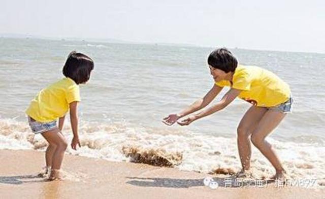 洗海澡被海蜇蜇伤应咋办?千万别用淡水冲(组图)