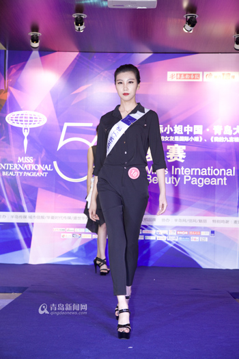 高清:60佳丽晋级国际小姐半决赛 穿旗袍秀美腿