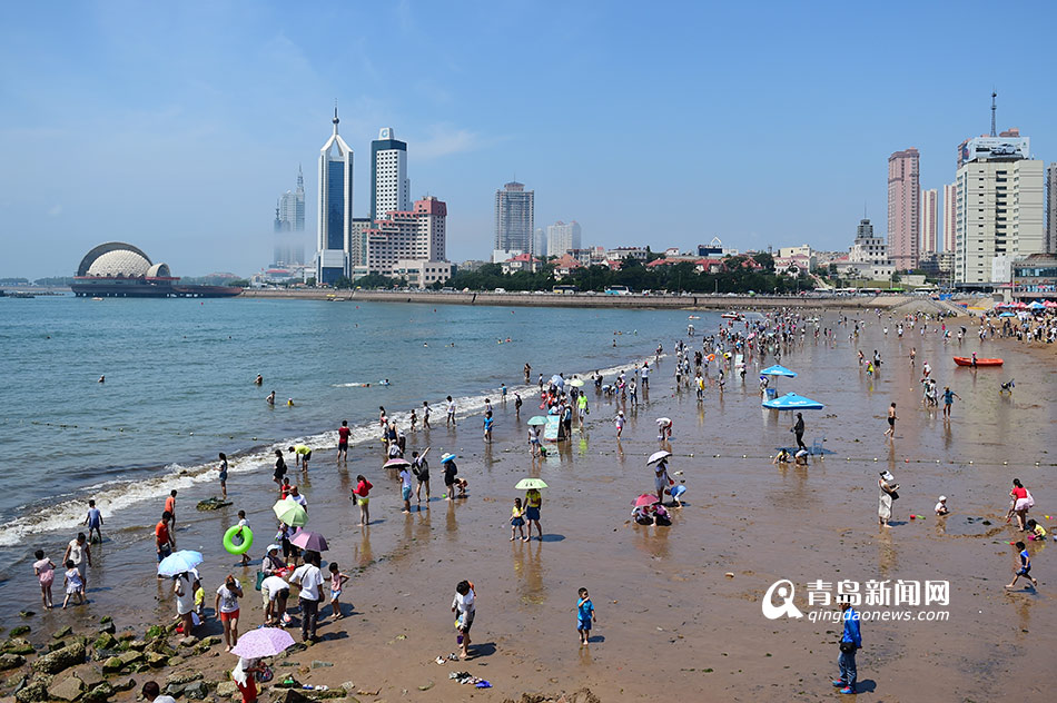 高清:今日小暑前海游客猛增 下周日青岛入伏
