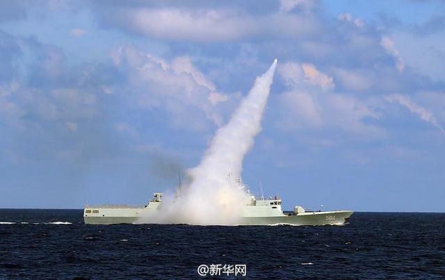 四位上将坐镇 海军三大舰队南海实弹演习