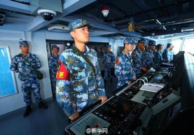 四位上将坐镇 海军三大舰队南海实弹演习