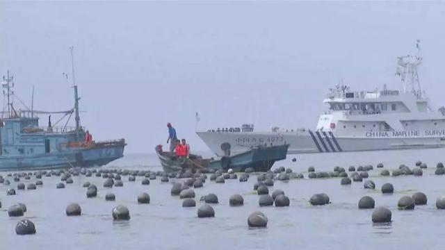 好好的胶州湾成了麻子脸 有的偷着搞养殖(图)