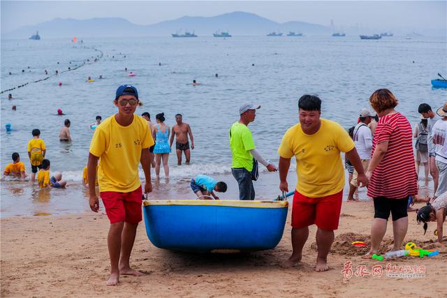 高温下的守护者:18岁'小鲜肉'浴场救援记(组图)