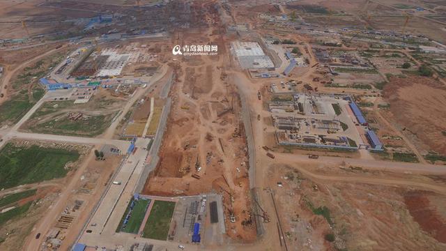 俯拍新机场施工现场 地铁路径清晰可见
