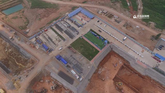 俯拍新机场施工现场 地铁路径清晰可见