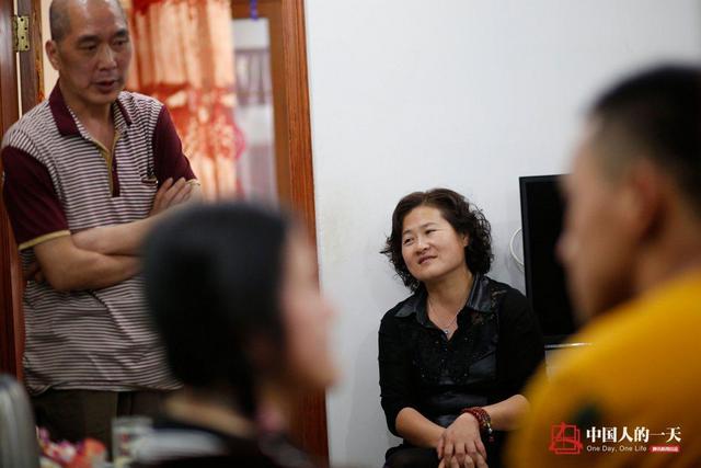中国人的一天：脑瘫女孩游泳8年 爱情奖牌双收获