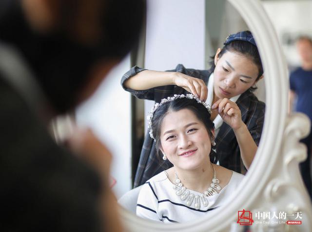 中国人的一天：脑瘫女孩游泳8年 爱情奖牌双收获