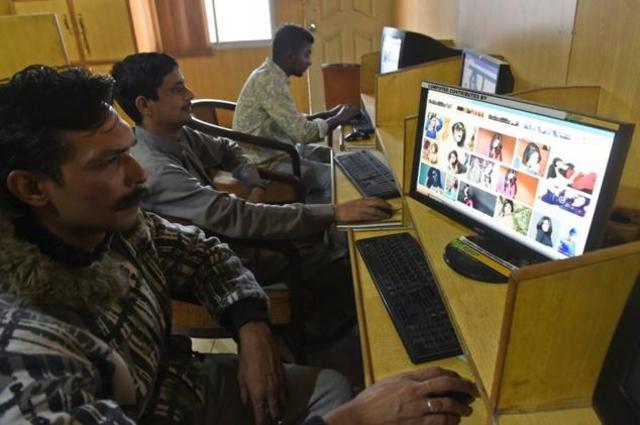 巴基斯坦美女网红因发自拍遭亲兄弟“处决”