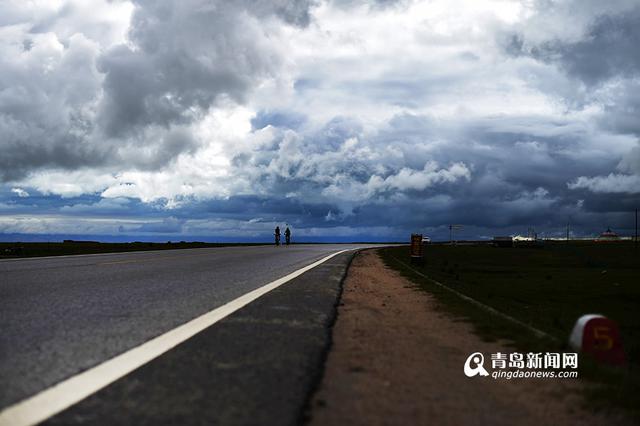 【西游记】看乌云下的青海湖 别样美景更震撼
