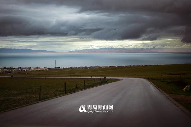 【西游记】看乌云下的青海湖 别样美景更震撼