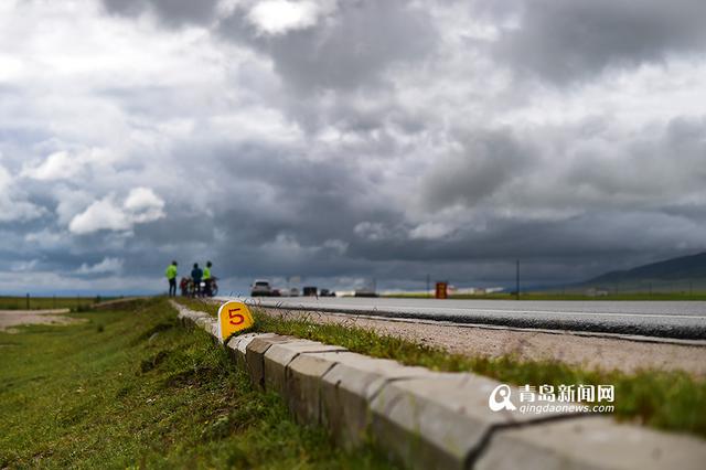 【西游记】看乌云下的青海湖 别样美景更震撼