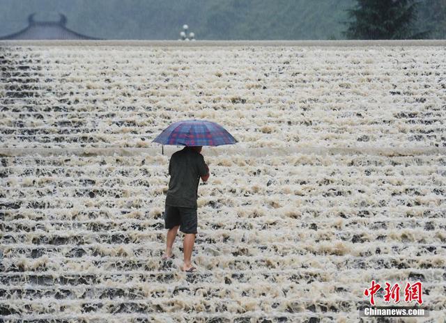 组图:橙色预警！温带风暴潮将袭北部沿海
