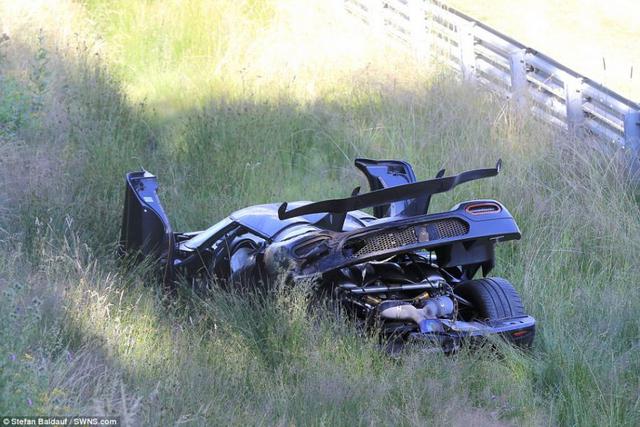 最“昂贵”车祸?价值4000万超跑失控撞毁(图) 最“昂贵”车祸?价值4000万超跑失控撞毁(图)