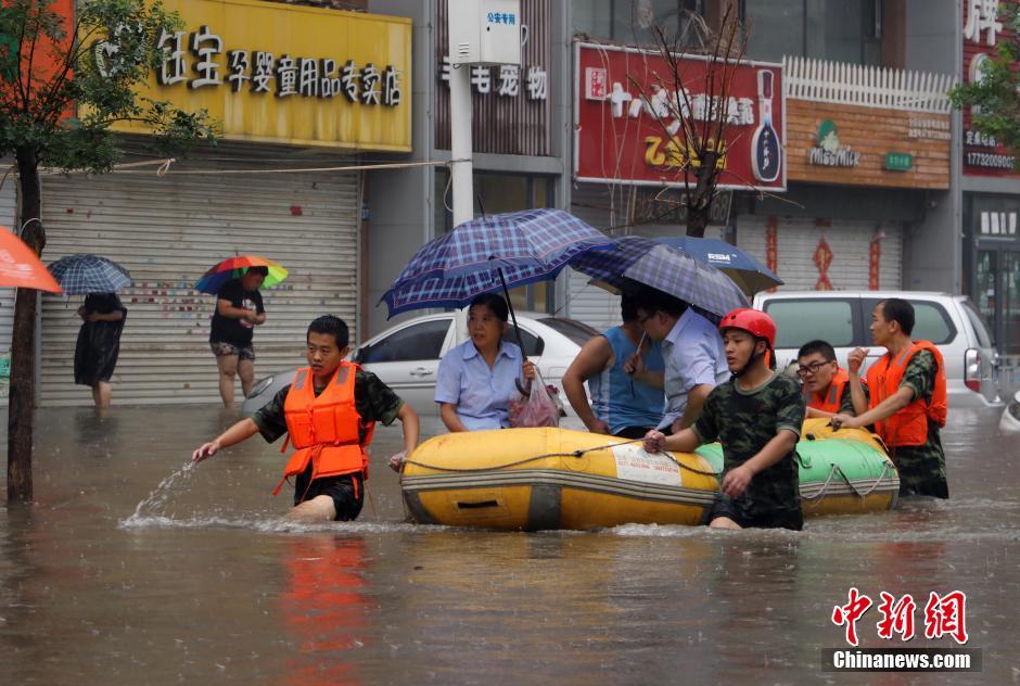 中国北方开启“暴雨模式” 多地迎入夏最强降雨