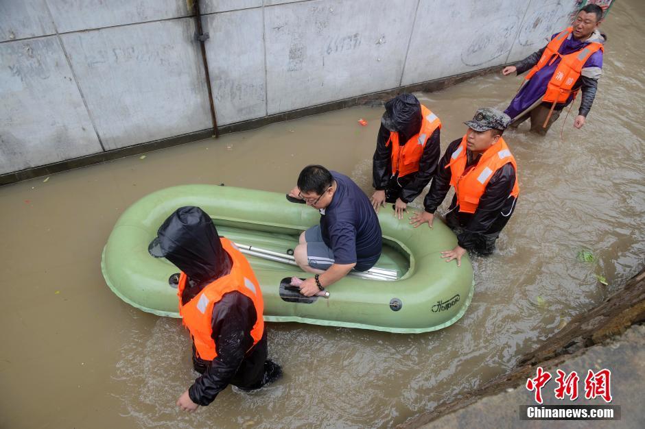 中国北方开启“暴雨模式” 多地迎入夏最强降雨