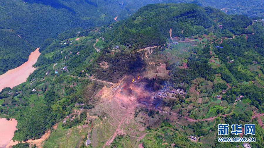 湖北恩施天然气管道因泥石流发生破裂爆燃 2人死亡