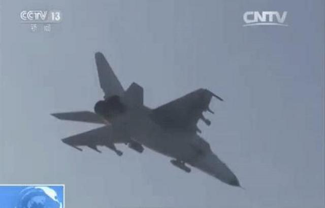 北海舰队歼击轰炸机训练视频曝光 超低空海上飞行精确打击海岛目标！