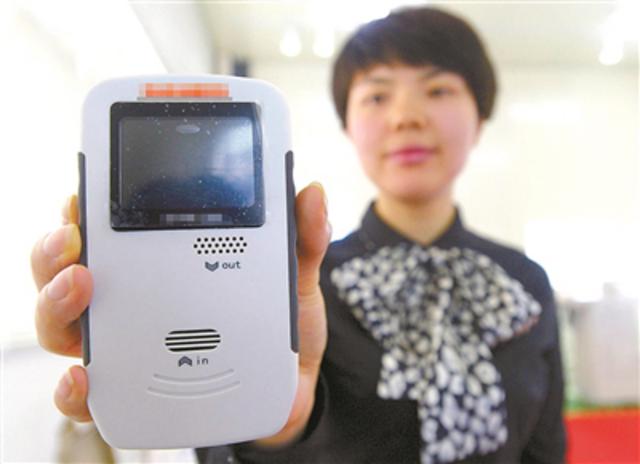 网上销售的霾表从几十元到一两千元不等供图/视觉中国