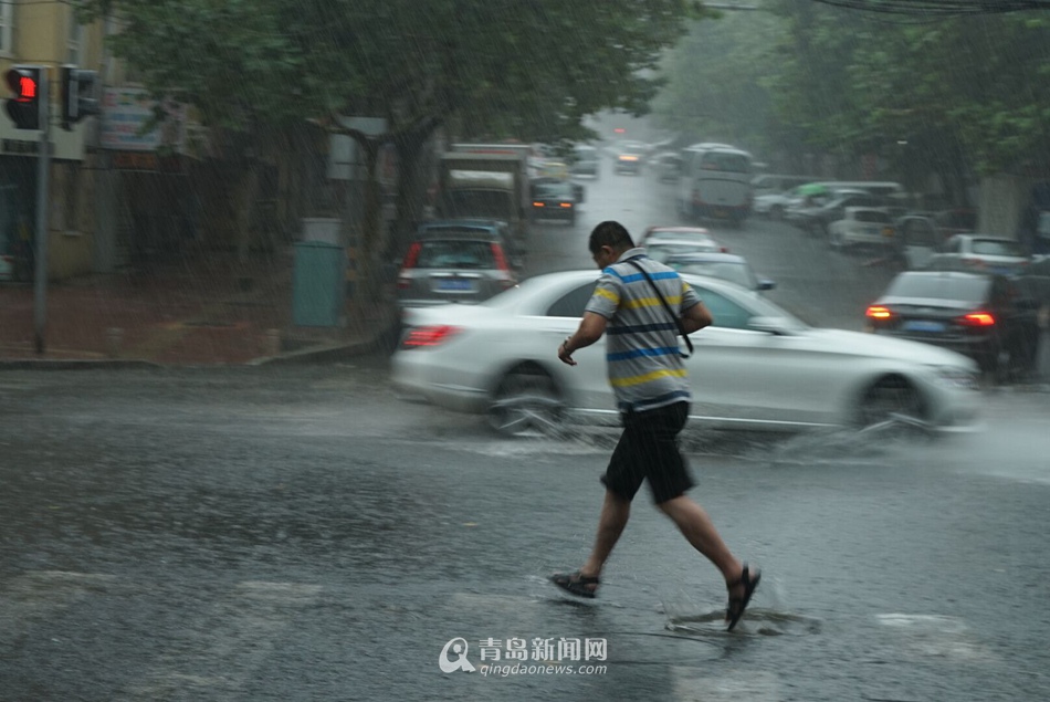 高清：好雨送凉 青岛普降大雨气温降至30℃以下