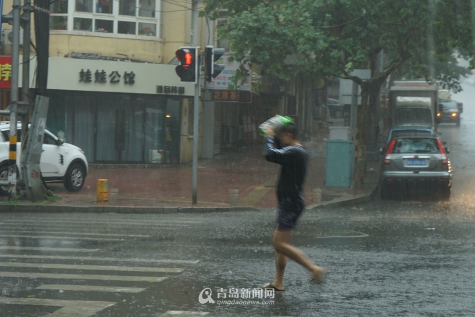 高清：好雨送凉 青岛普降大雨气温降至30℃以下