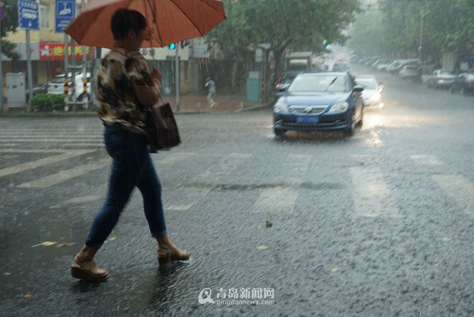 高清：好雨送凉 青岛普降大雨气温降至30℃以下