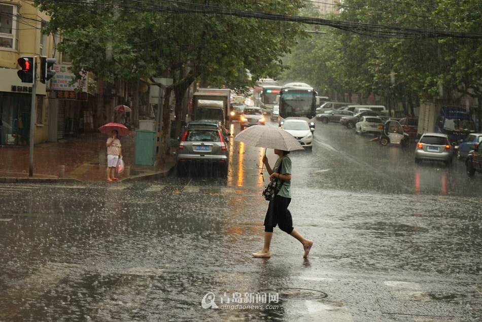 高清：好雨送凉 青岛普降大雨气温降至30℃以下