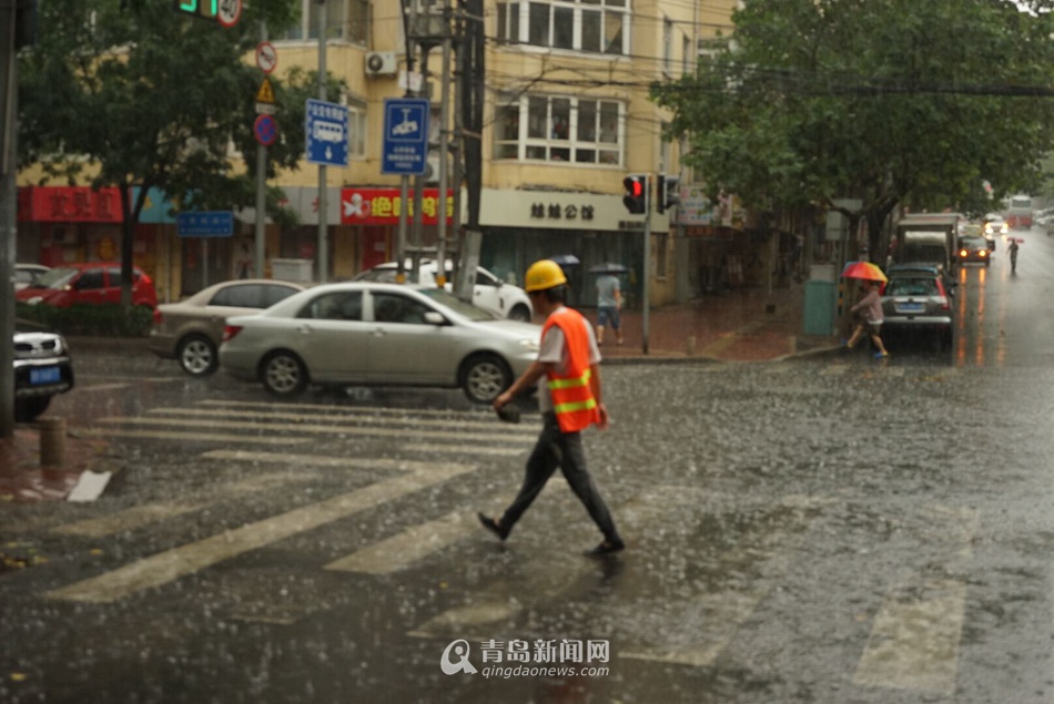 高清：好雨送凉 青岛普降大雨气温降至30℃以下