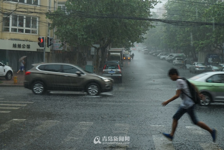 高清：好雨送凉 青岛普降大雨气温降至30℃以下