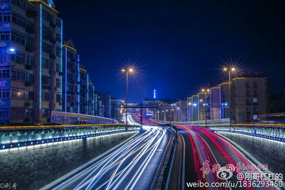 高清：炫酷夜景大片！慢门下的青岛明艳动人