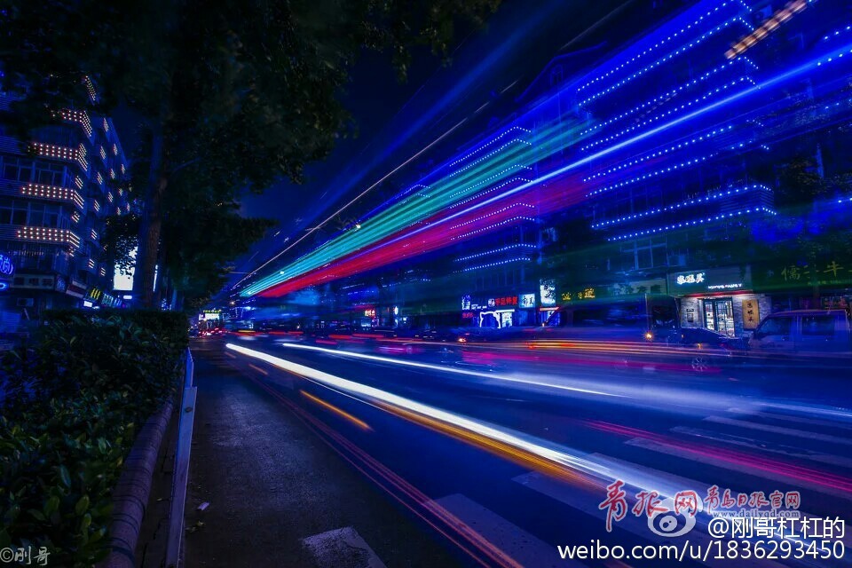 高清：炫酷夜景大片！慢门下的青岛明艳动人