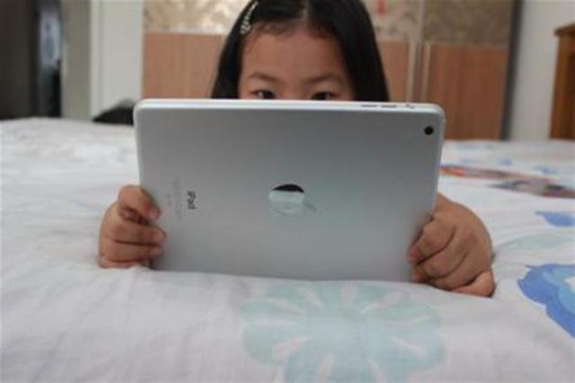 半数妈妈表示孩子3岁前触网