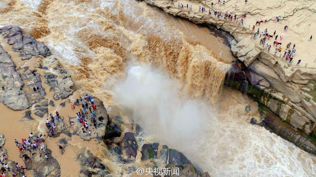 黄河壶口再现30米落差主瀑布 气势磅礴
