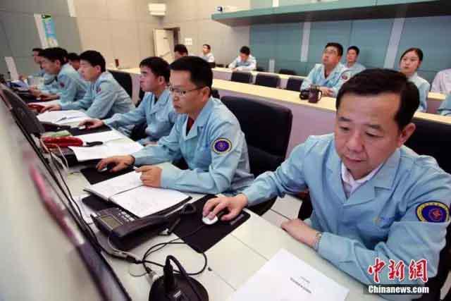 玉兔号月球车与孤独斗争972天 昨天永远离开了我们