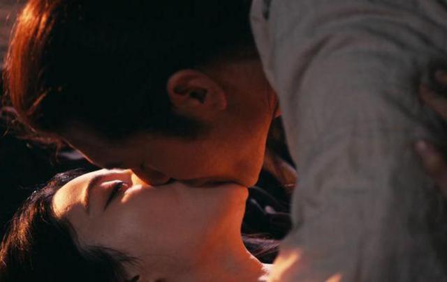 组图:黄晓明原来亲过那么多女人！baby心真宽