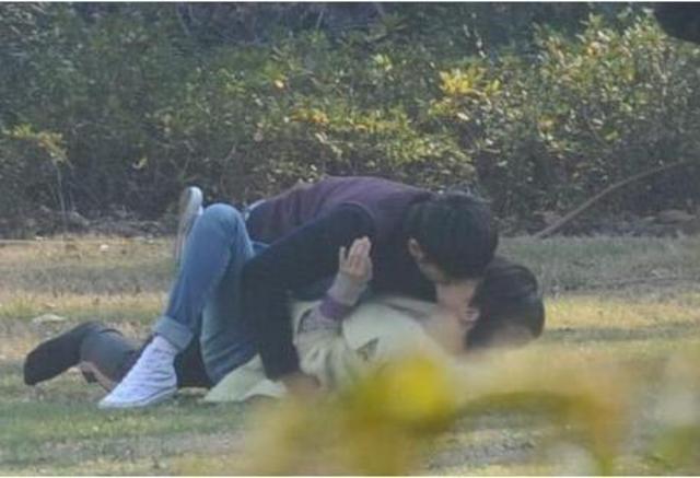 组图:黄晓明原来亲过那么多女人！baby心真宽